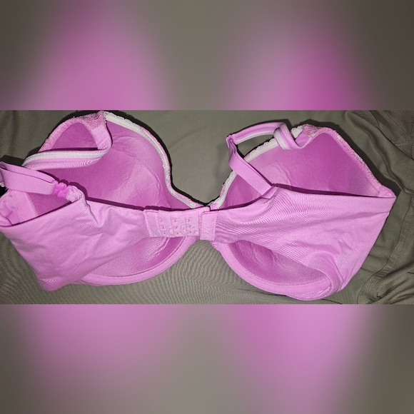 Victorias Secret Bra New With Tags 34DDD Body by Victoria lined perfect coverage - Picture 2 of 4